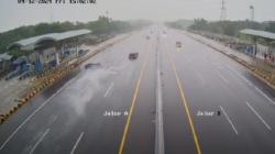 Detik-Detik Kecelakaan di Tol Cipali Terekam CCTV, Bayi 6 Bulan Diselamatkan Polisi<