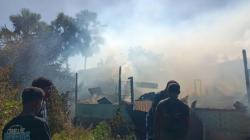Apes! 2 Rumah Warga di Kupang NTT Ludes Dibakar Perempuan ODGJ<