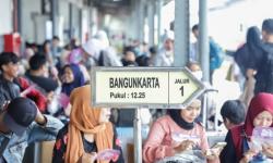 218.000 Orang Naik Kereta Api di Puncak Arus Balik 14 April 2024