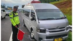 Kecelakaan di Tol Cipali, Avanza Tabrak 2 Mobil di Bahu Jalan 1 Tewas 2 Luka-Luka<