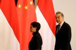 Pertemuan Menlu Retno dan Menlu China Wang Yi Bahas Krisis Timur Tengah dan Palestina