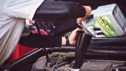 Perlukah Oli Mesin Mobil Diganti Usai Perjalanan Mudik? Jangan Lupa Cek Kondisinya