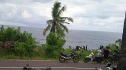 Beredar Hoaks Pesawat Jatuh di Perairan Nagekeo NTT, Warga Berkumpul di Pinggir Pantai<