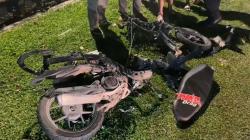 Mengerikan, Motor Terbelah Dua Dihantam Mobil Pikap di Palangka Raya<