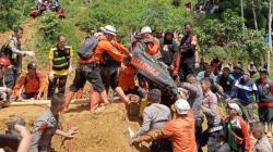 Update Korban Longsor di Garut, 3 Orang Tertimbun Ditemukan Tewas<