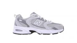 Intip 3 Sneakers Terbaik yang Bisa Jadi Pilihanmu