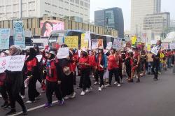 Aksi May Day, Ribuan Buruh Longmarch dari Bundaran HI ke Patung Kuda Monas