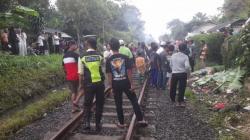 Kereta Api Siliwangi Tabrak Motor di Sukabumi, Korban Suami Istri Tewas Mengenaskan<