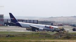Ngeri! Pesawat Boeing 767 Mendarat Tanpa Roda Depan di Bandara Turki