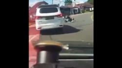 Viral Video Mobil Putih Kabur Usai Tabrak Pengendara Motor di Kepahiang Bengkulu<