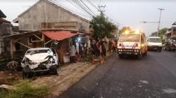 Daihatsu Sigra Tabrakan dengan Bus Damri di Pandeglang, 1 Orang Tewas<