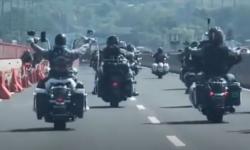 Viral Rombongan Moge Terobos Jalur Roda Empat di Jembatan Suramadu<