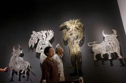 Megawati Soekarnoputri Tinjau Pameran Seni Karya Butet Kartaredjasa