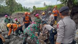 Banjir Lahar Dingin di Tanah Datar Sumbar, Tim SAR Masih Cari 10 Korban Hilang