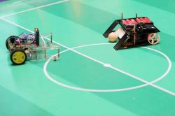 Robot-Robot Adu Kemampuan pada Turnamen Robotik Indonesia 2024