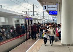 Cara Refund Tiket Kereta Cepat Whoosh Tanpa Ribet, Panduan Lengkap dan Syaratnya!