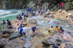 Pesona Curug Cibaliung di Sentul Bogor