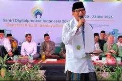 Menparekraf Sandi Ajak Santri Sukabumi Kuasai Dunia Maya dengan Konten Edukatif