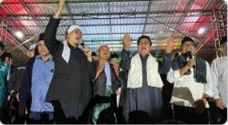 Wabup Kukar Gelar Safari Ramadan, Penyanyi Religi Opik Hibur Warga Muara Jawa