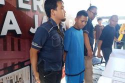 Pegi alias Perong Terus Gelengkan Kepala saat Konferensi Pers, Bantah Bunuh Vina