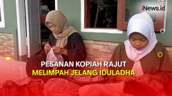 Pesanan Kopiah Rajut Melimpah, Berkah Iduladha bagi Perajin di Cianjur