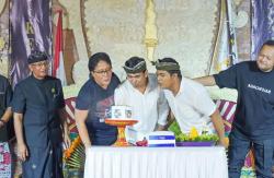 Bupati Badung Serahkan Hibah Pembelian Tanah dan Pembangunan Balai Banjar