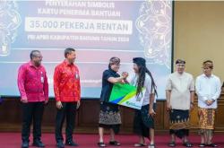 Raih Penghargaan, Bupati Badung Berkomitmen Cover BPJS Ketenagakerjaan Pekerja<