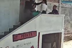 Diduga Cemburu, Oknum Satpol PP Gunungsitoli Terekam CCTV Aniaya Pacar