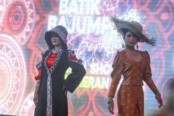 Wastra Batik Bajumpe Bergambar Ikon Banyuasin 