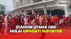 Dukung Timnas Indonesia Lawan Irak, Suporter Mulai Padati Stadion Utama Gelora Bung Karno