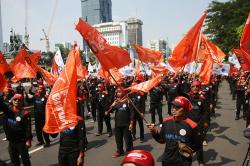 Aksi Ribuan Buruh Tolak Potongan Gaji untuk Tapera