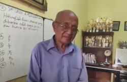 Sosok Melan Achmad Mbah Guru Matematika Viral di TikTok asal Purworejo