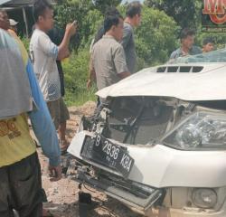 Kecelakaan Beruntun Fortuner Tabrak Bus dan Motor di Tapanuli Utara, 3 Luka Berat