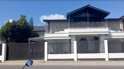 Suasana Terkini Rumah Ketua DPRD Madina Erwin Efendi Usai Ditetapkan Tersangka Kasus Suap<