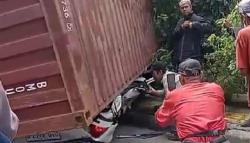 Kronologi Kontainer Timpa Mobil hingga Nyaris Gepeng di Jakut
