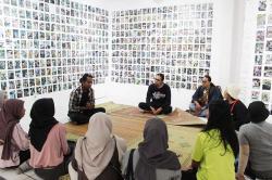 Serunya Tur Berjalan Kaki Melihat Pameran Seni bersama Walk The Past