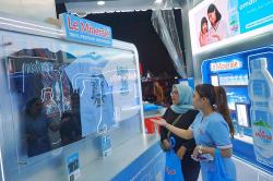 Edukasi Produk Daur Ulang PET di Jakarta Fair Kemayoran 2024