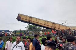 Masinis Abaikan Sinyal, Kereta Barang Tabrak Kereta Penumpang hingga 15 Orang Tewas di India