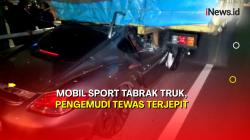 Ngeri! Mobil Sport Tabrak Truk di Tol Dalam Kota, Pengemudi Tewas Terjepit