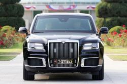 Kim Jong Un Jadi Sopir Vladimir Putin Naik Mobil Mewah Buatan Rusia, Aurus