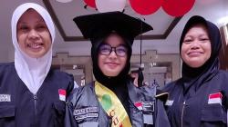 Cerita Nana Wisuda Magister saat Layani Jemaah Haji di Tanah Suci