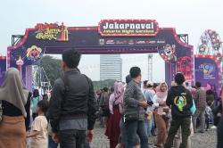 Antusiasme Ribuan Warga Berbondong-bondong Hadiri HUT DKI Jakarta di Monas
