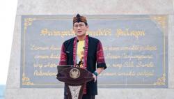 Sandiaga Uno Puji KEN: East Java Fashion Harmony 2024 Digelar di Pantai Midodaren Super Keren