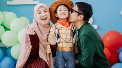 Momen Natasha Rizky Pamer Foto bersama Desta dan Anak, Bikin Baper!