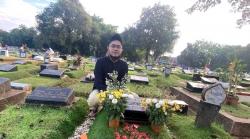 Hadiri Wisuda Almarhum Dante, Angger Dimas Ingatkan Kasus Kematian Putranya