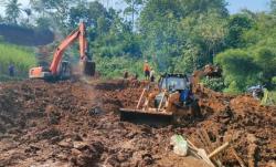 2 Korban Longsor di Blitar Ditemukan Tewas, Pemilik Kandang Ayam Masih Hilang