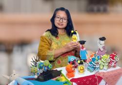 Cerita Nasabah PNM Mekaar Geluti Hobi Rajut yang Membawa Hoki