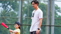 Marcell Darwin Jadi Mualaf, Nabila Faisal Takjub dengan Ketaatan Suami Beribadah