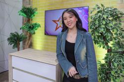Senyum Manis Joanna Andrea Penyanyi Lagu Floor