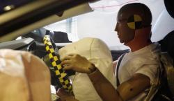 Jangan Asal Pasang Benda atau Akeseoris di Mobil, Airbag Bisa Tidak Mengembang